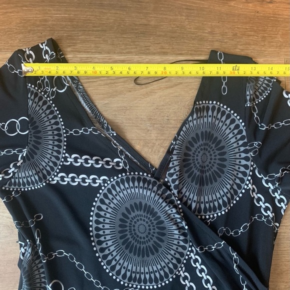 Mesmerize Elegant Black and White Patterned Dress - Picture 3 of 9